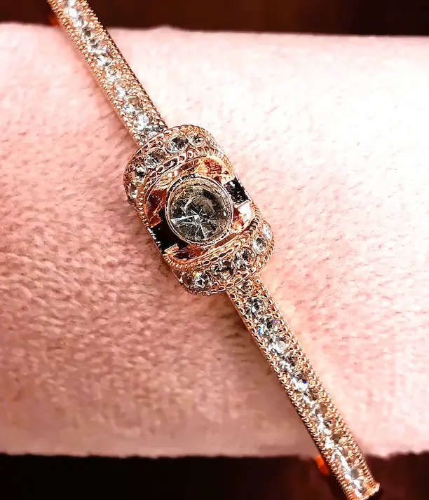 Stylish gold plated bracelet for women - Lorieyn jewellery