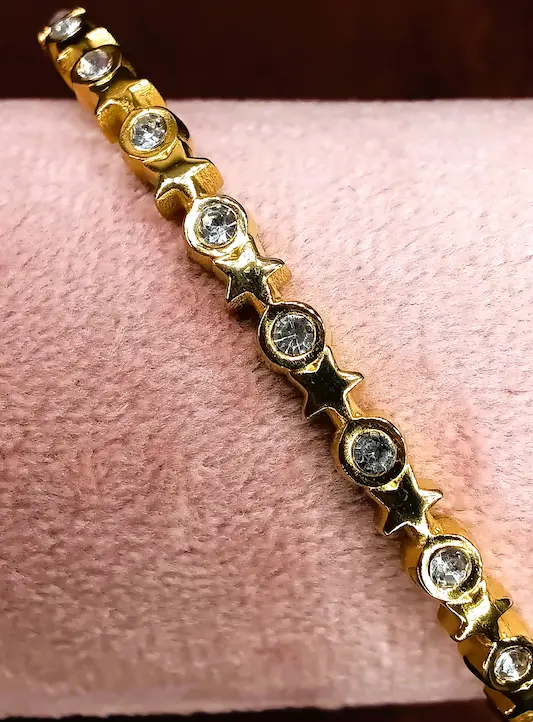 Stylish gold plated bracelet for women - Lorieyn jewellery