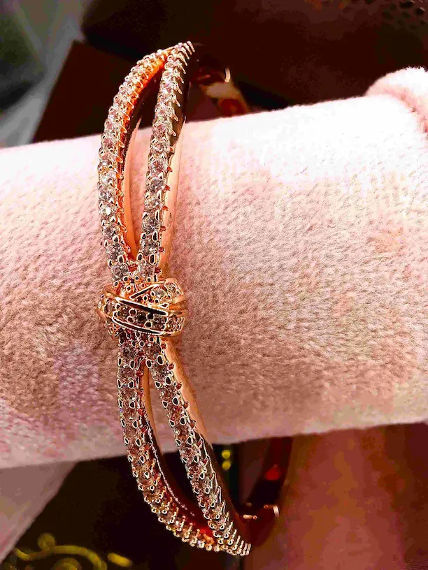 Stylish gold plated bracelet for women - Lorieyn jewellery