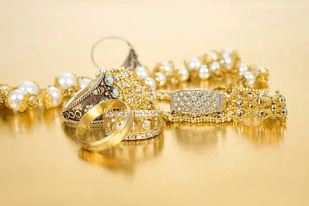 Model wearing jewellery Step 4