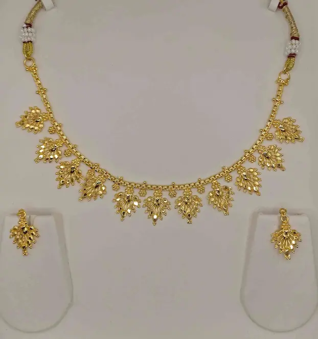 Stylish gold plated necklace for women - Lorieyn jewellery