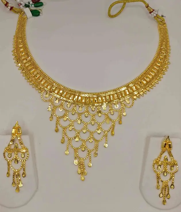 Stylish gold plated necklace for women - Lorieyn jewellery